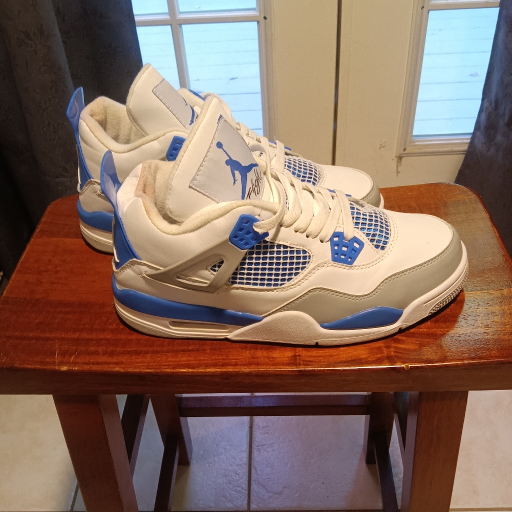 Air Jordan 4 Retro